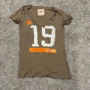 Hollister Brown Graphic Woman’s T-shirt